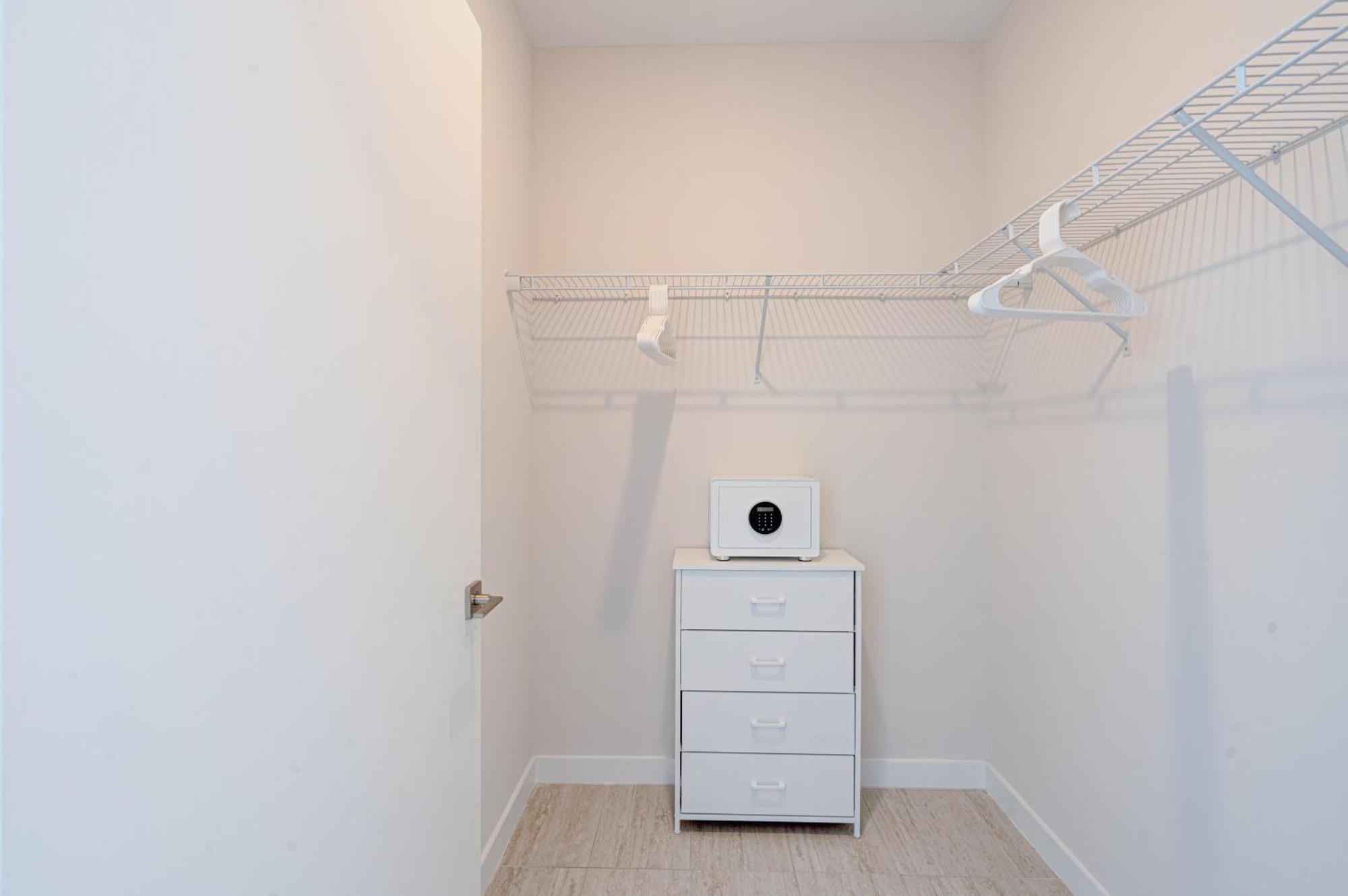 Appartement 3900-502gj Design District, 2 Bedrooms & 2 Bathrooms *