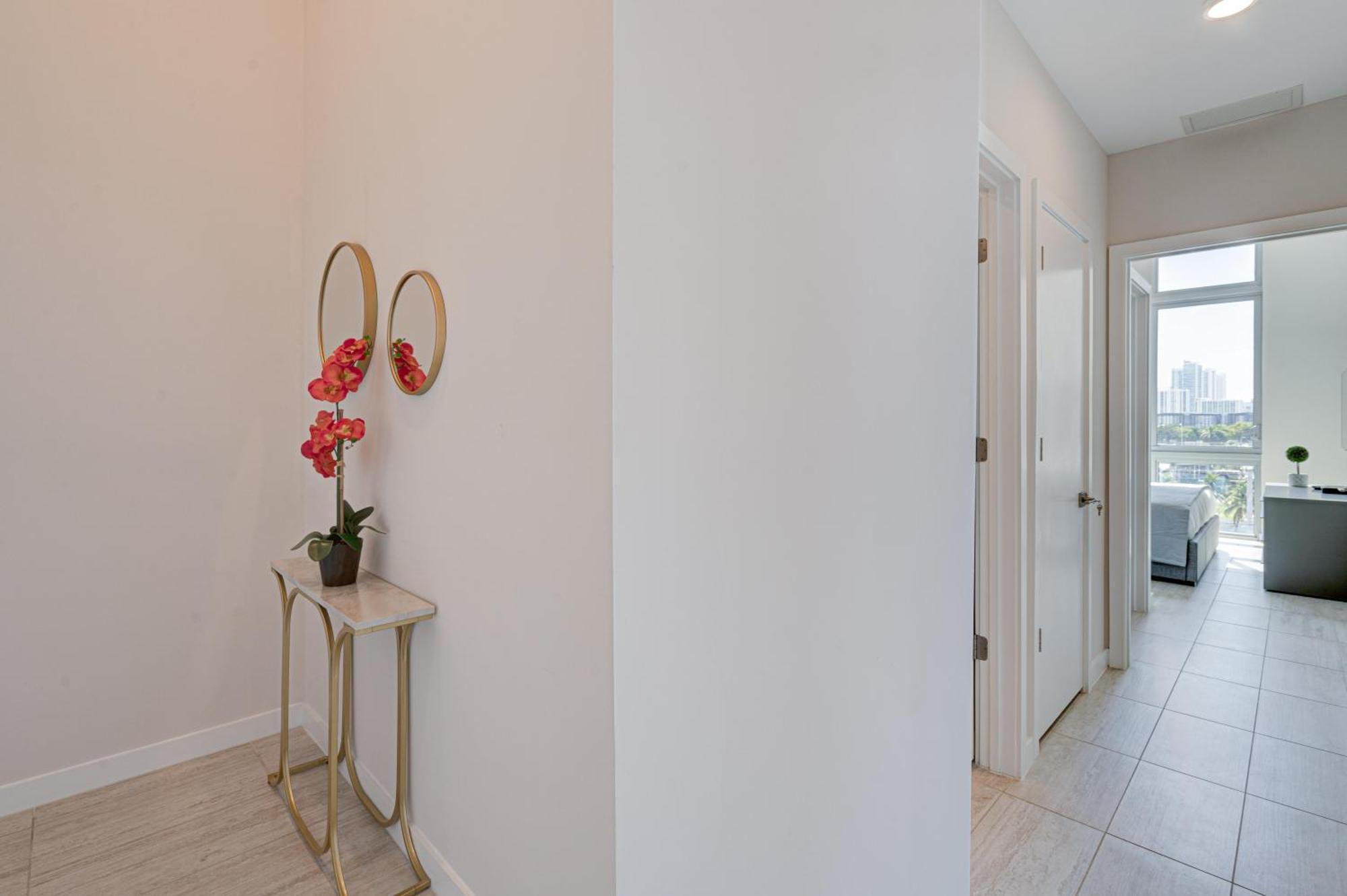 3900-502gj Design District, 2 Bedrooms & 2 Bathrooms *